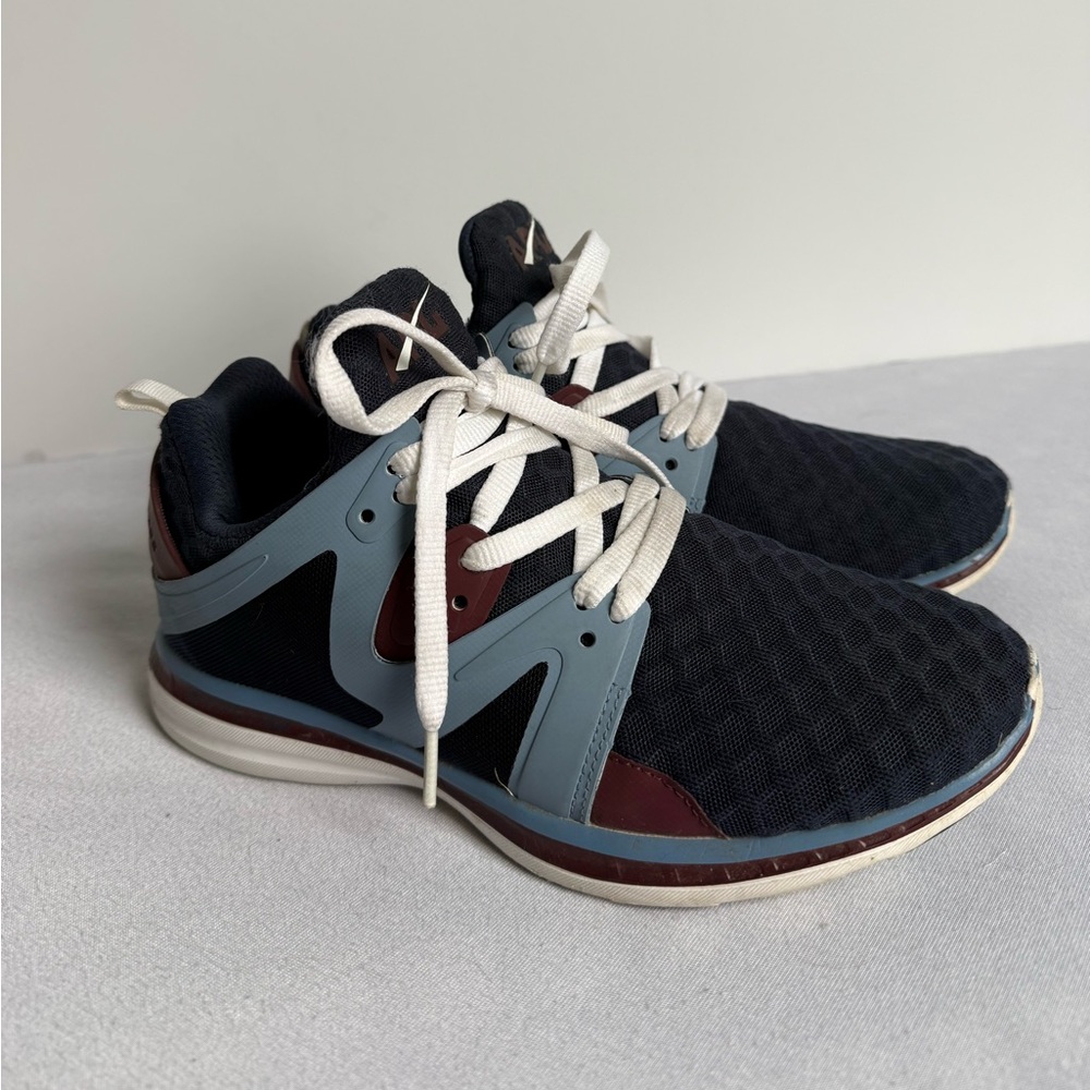 APL Ascend Sneaker Size 8